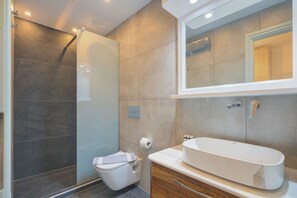 Bathroom - Erato City House (Santorini)