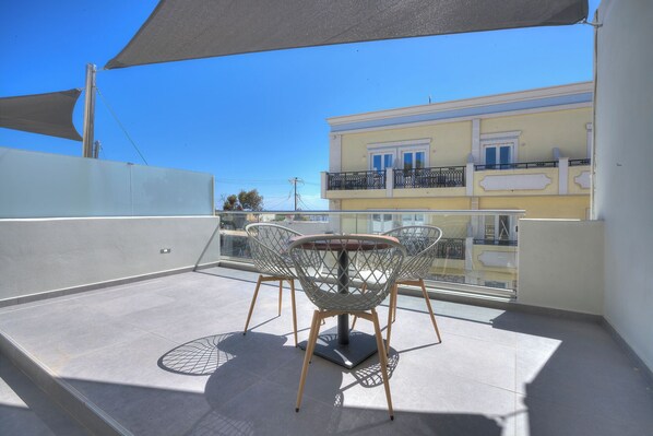 Comfort-huoneisto, kaupunkinäköala | Terassi/patio