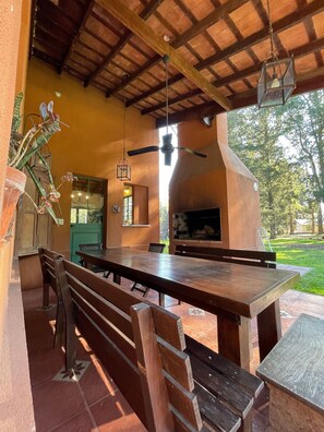 Outdoor dining - Estrella Federal Casa de Matilde (Ramallo)