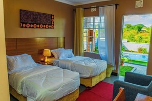 8 chambres, fer et planche à repasser, Wi-Fi, draps fournis