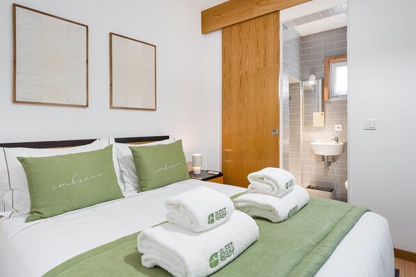 1 bedroom, internet, bed sheets