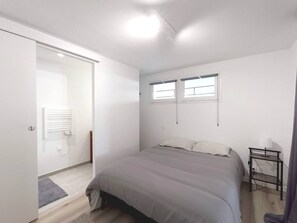 1 bedroom, iron/ironing board, Internet, bed sheets