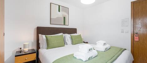 1 habitación, wifi y ropa de cama