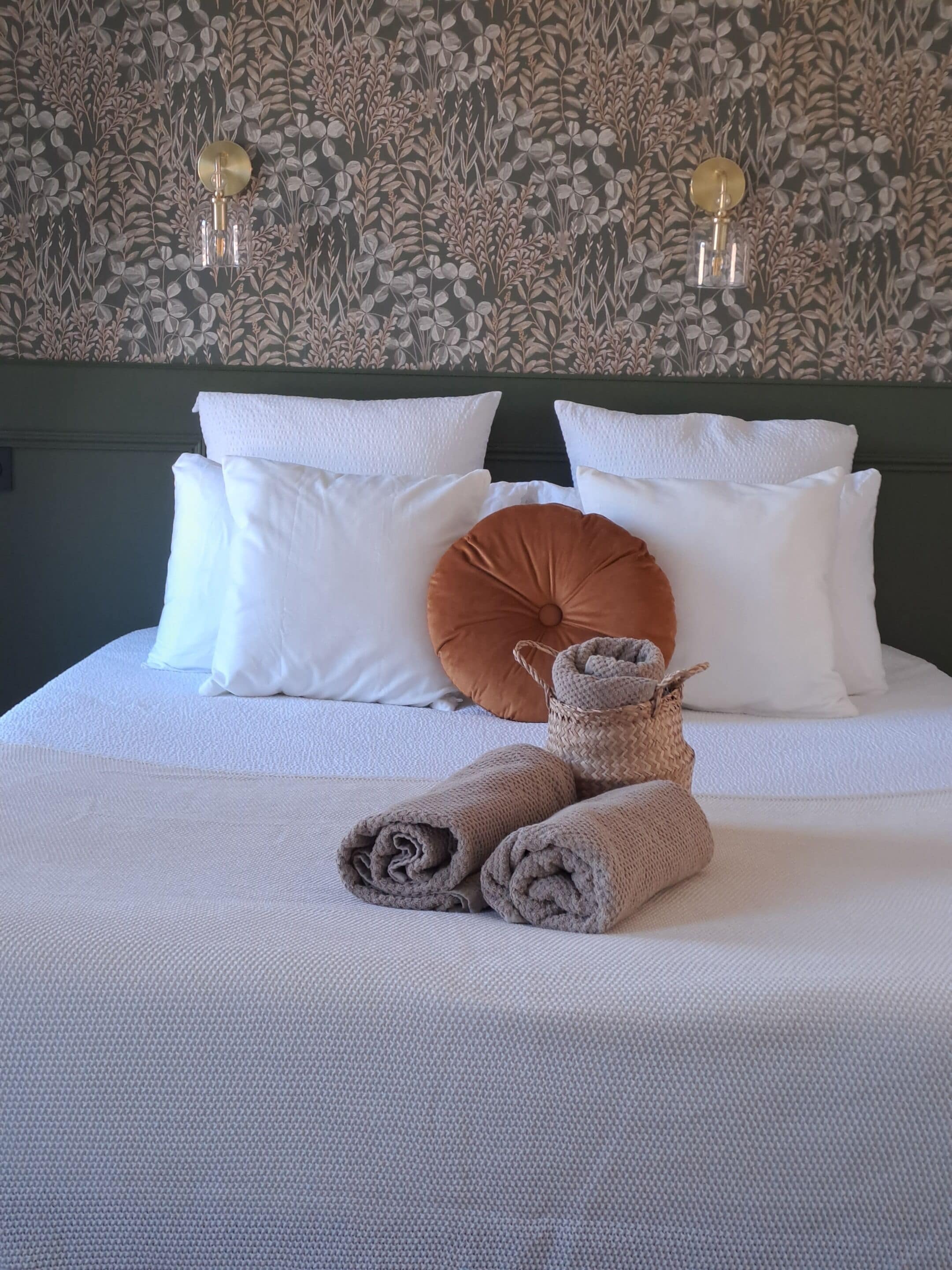 Traditional Triple Room, Private Bathroom, Bay View (Chambre rétro) | Free WiFi