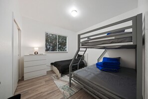 3 chambres, fer et planche Ă repasser, Wi-Fi, literie fournie