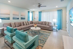 Smart TV, table football - Near Disney/Themed Kids BR/Pool & SPA at WIR 23107 (Davenport)