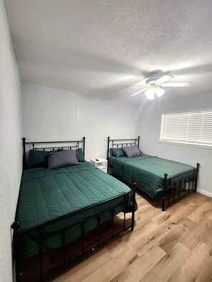 3 bedrooms, iron/ironing board, WiFi, bed sheets