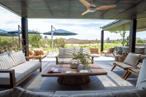 Exclusive-huvila, näköala golfkentälle | Terassi/patio