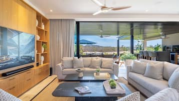 尊尚別墅, 高球場景 | 客廳 | 60 吋平面電視連有線電視頻道