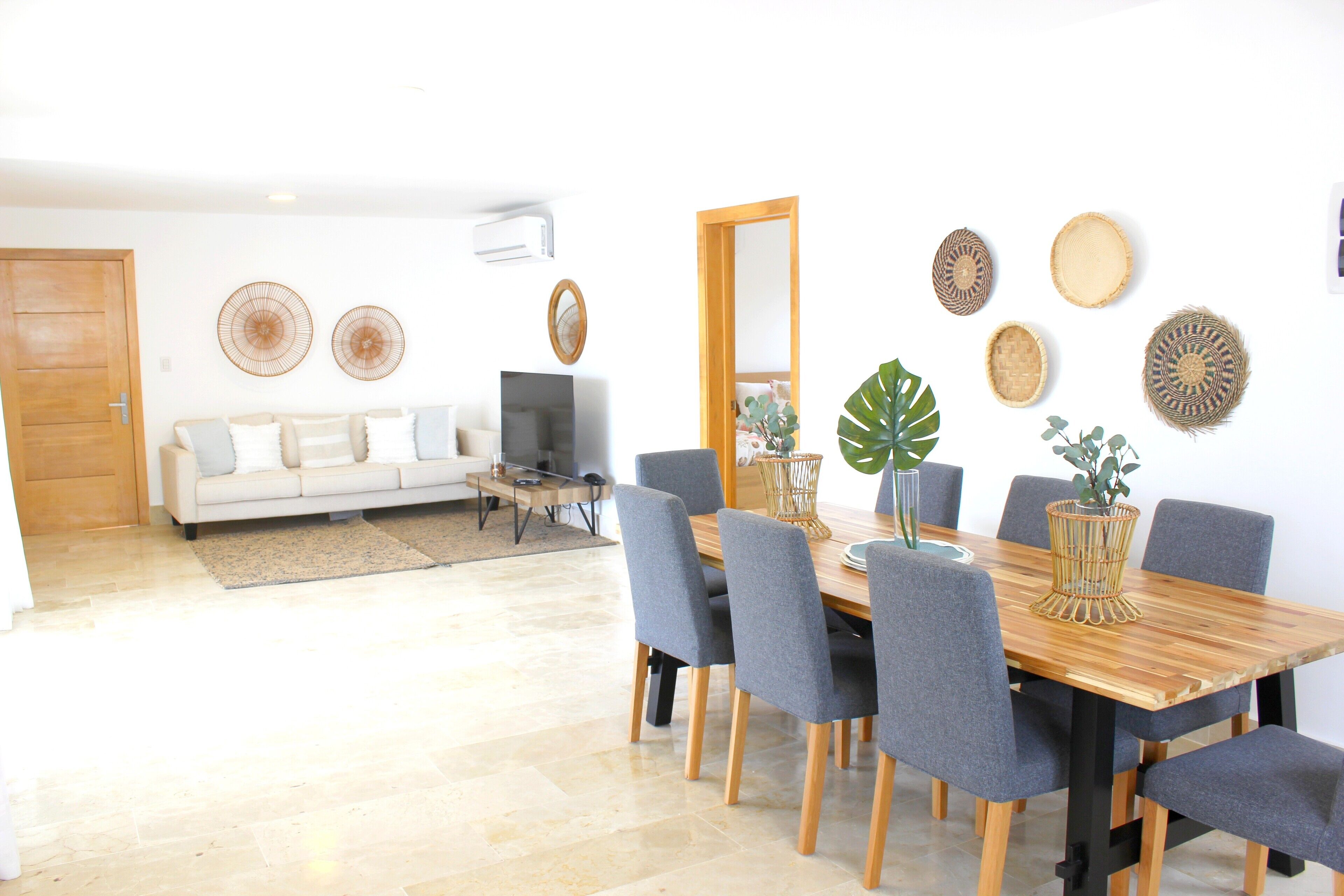 Superior Penthouse, Balcony, Partial Ocean View | Living area