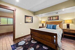 4 bedrooms, WiFi, bed sheets