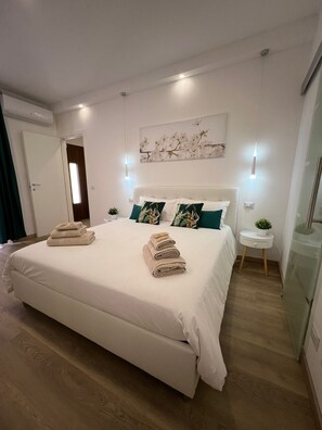 1 habitación, tabla de planchar con plancha, wifi y ropa de cama 
