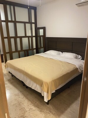 1 chambre, lit parapluie, Wi-Fi, draps fournis