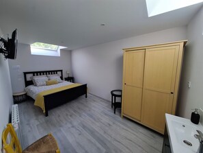 2 chambres, bureau, Wi-Fi gratuit, draps fournis