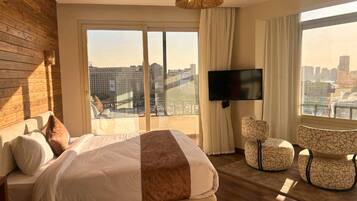 Premium bedding, minibar, in-room safe, desk