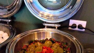 Tägliches inbegriffenes kontinentales Frühstück