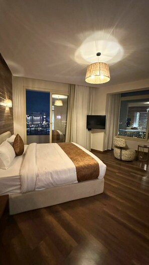 高 級客房, 1 張加大雙人床 | 高級寢具、迷你吧、客房內保險箱、書桌