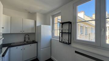 Fridge, microwave, oven, dishwasher