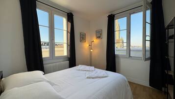 3 bedrooms, bed sheets