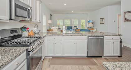 Golf Lovers’ 4BR w/ Course Access + Resort + More