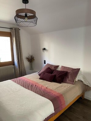 1 bedroom, WiFi, bed sheets
