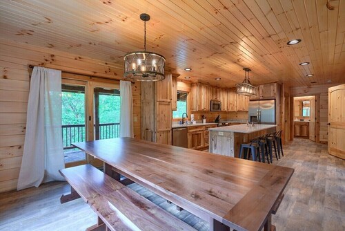 Night Song Lodge | Brand New Luxury Lodge