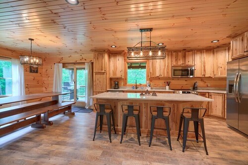 Night Song Lodge | Hocking Hills, New, Sleeps 16