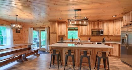 Night Song Lodge | Hocking Hills, New, Sleeps 16