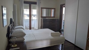 Deluxe Room, Balcony, City View | Free WiFi - Mikasa Appia (Rome)