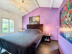 4 室のベッドルーム、アイロン / アイロン台、WiFi、ベッドシーツ