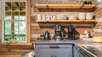 Refrigerador, microondas, parrilla de estufa y lavavajillas