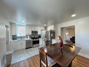 Dining - Great COZY Entire House in DC near Metro (Washington)