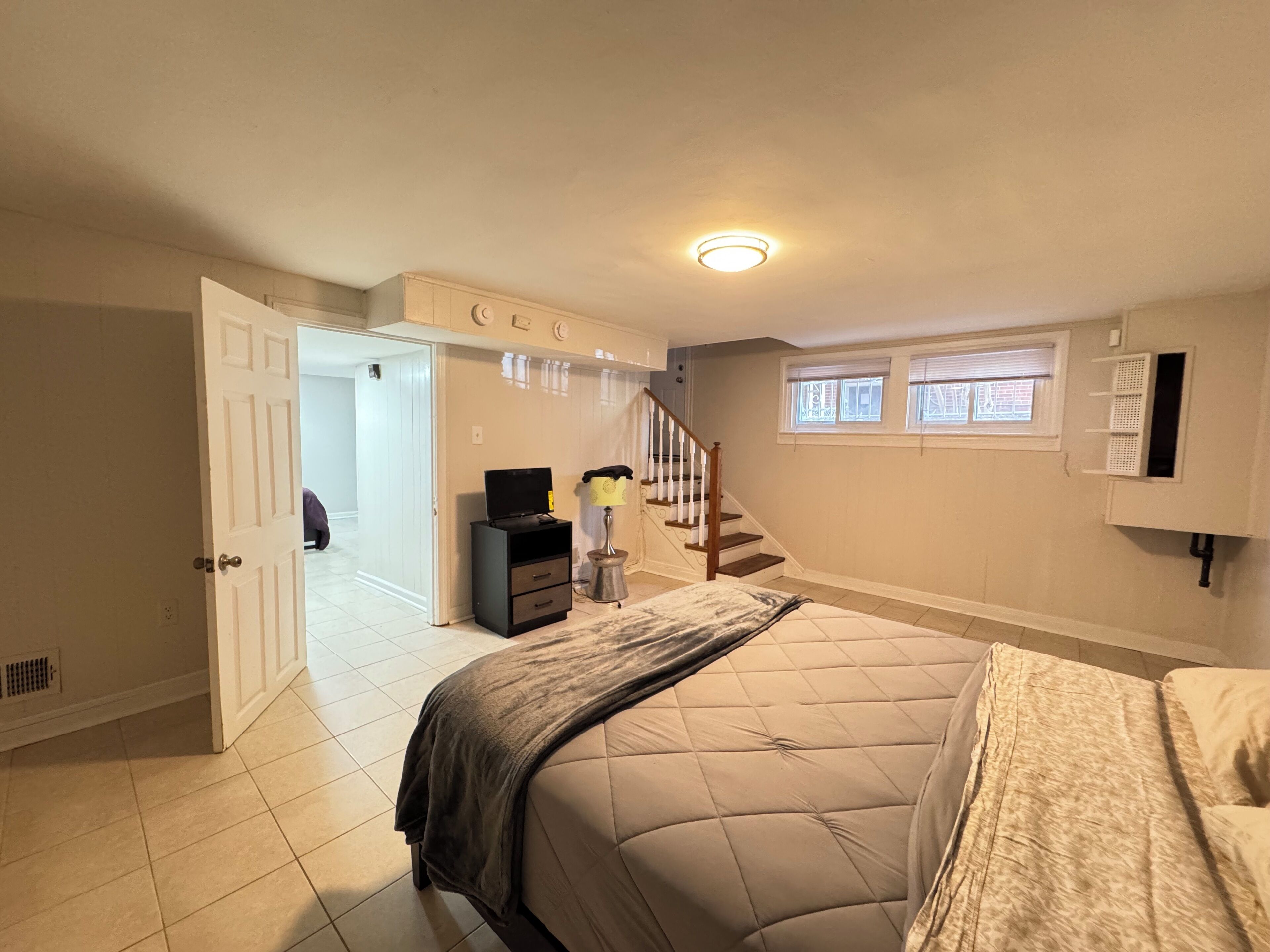 5 bedrooms, WiFi, bed sheets