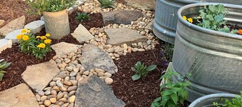 Farmhouse on Rock Creek Farm in Belmont. Enjoy a treehouse & wade Rock Creek