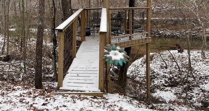 Farmhouse on Rock Creek Farm in Belmont. Enjoy a treehouse & wade Rock Creek