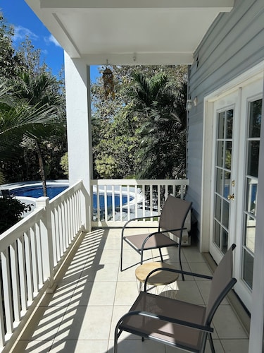 2 bedroom 2 bath condo on Pacific Ocean, steps from a pool, close to surfing. 