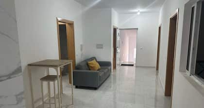 Logement 3 chambres , salle de bain et toilette séparer, cuisine tout équiper
