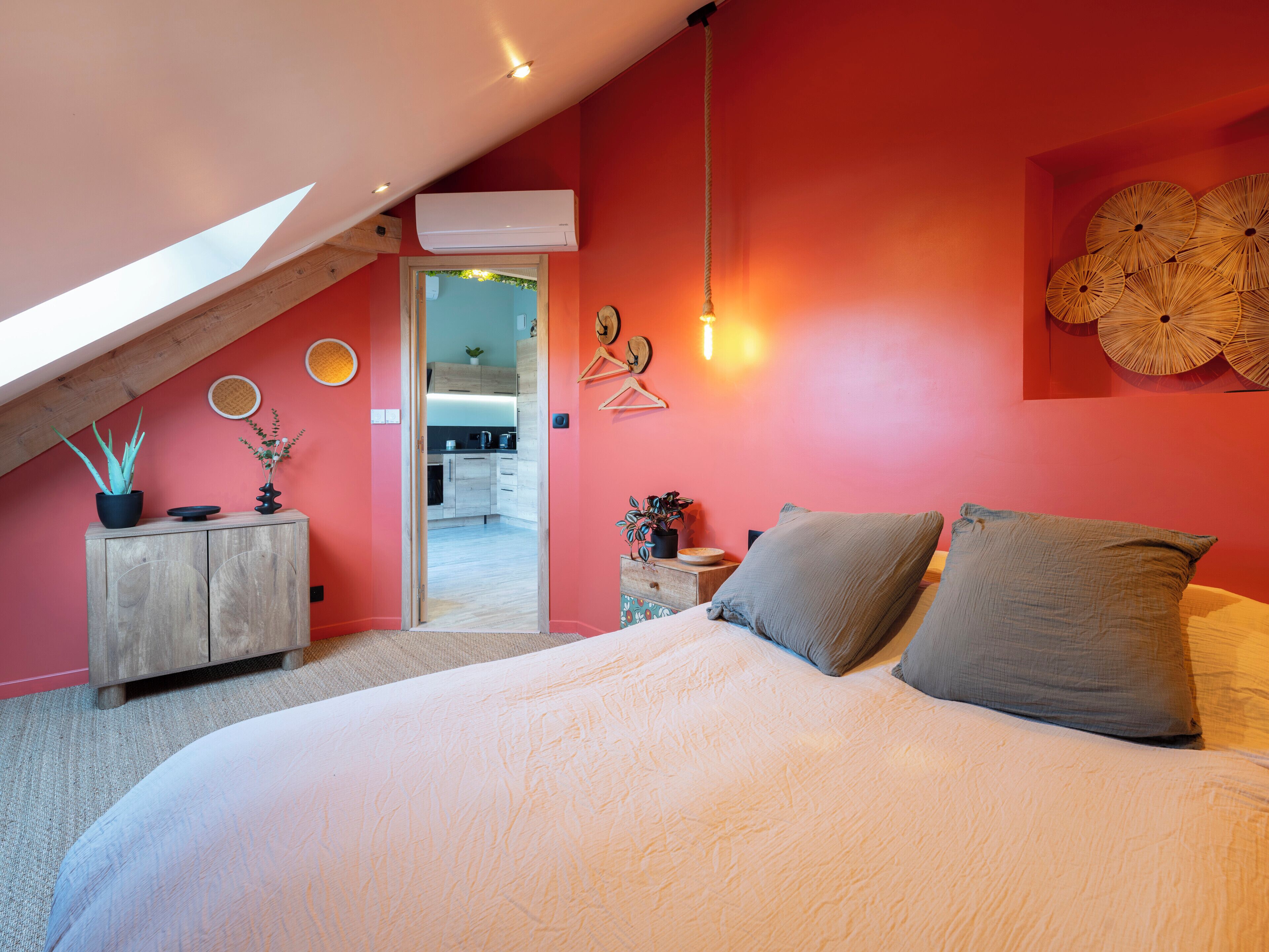 2 bedrooms, iron/ironing board, travel cot, WiFi