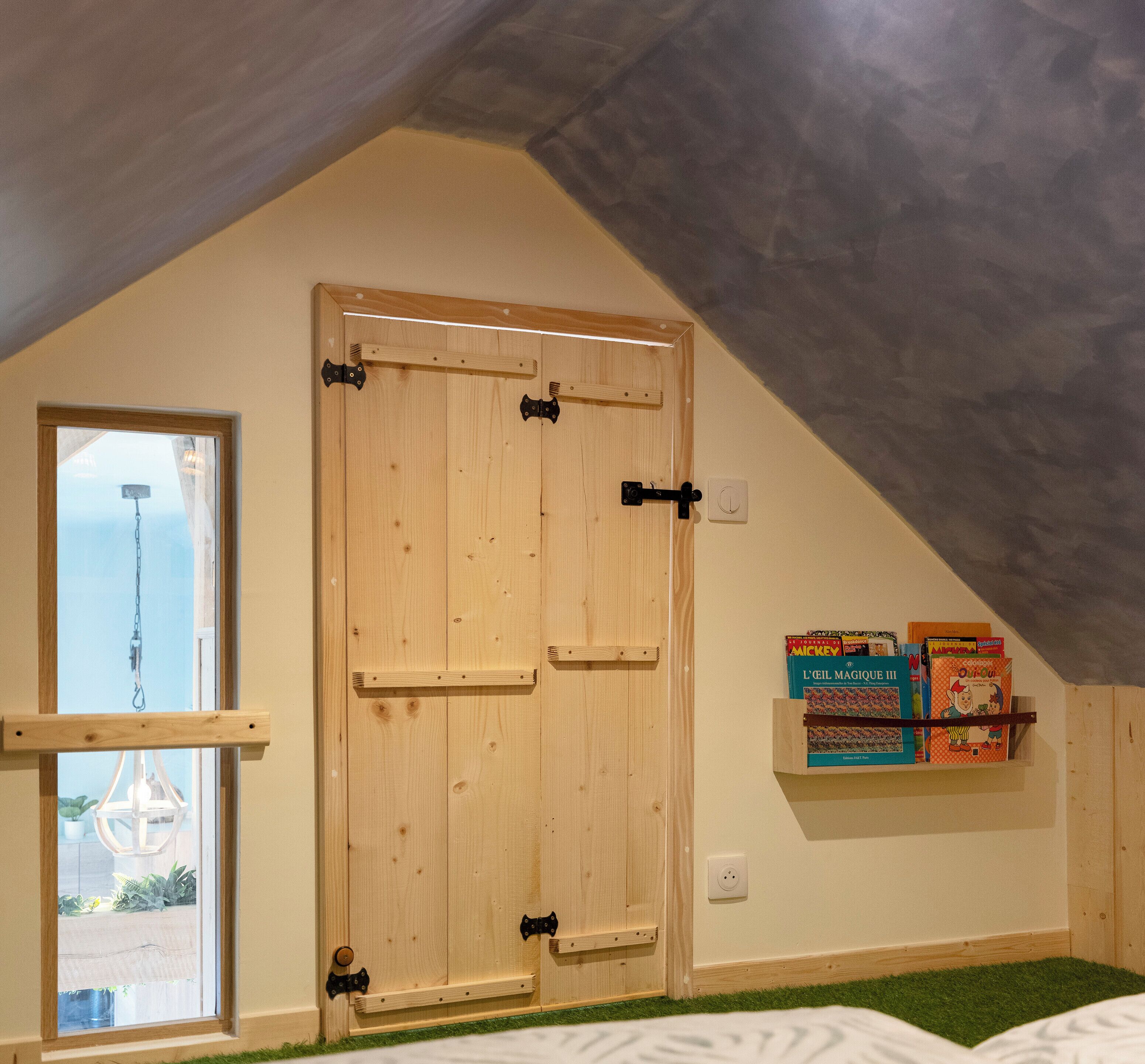 2 slaapkamers, een strijkplank/strijkijzer, reisbedje, wifi