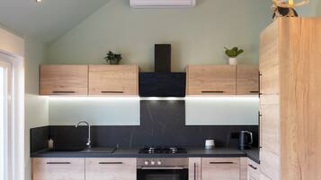 Fridge, microwave, oven, dishwasher