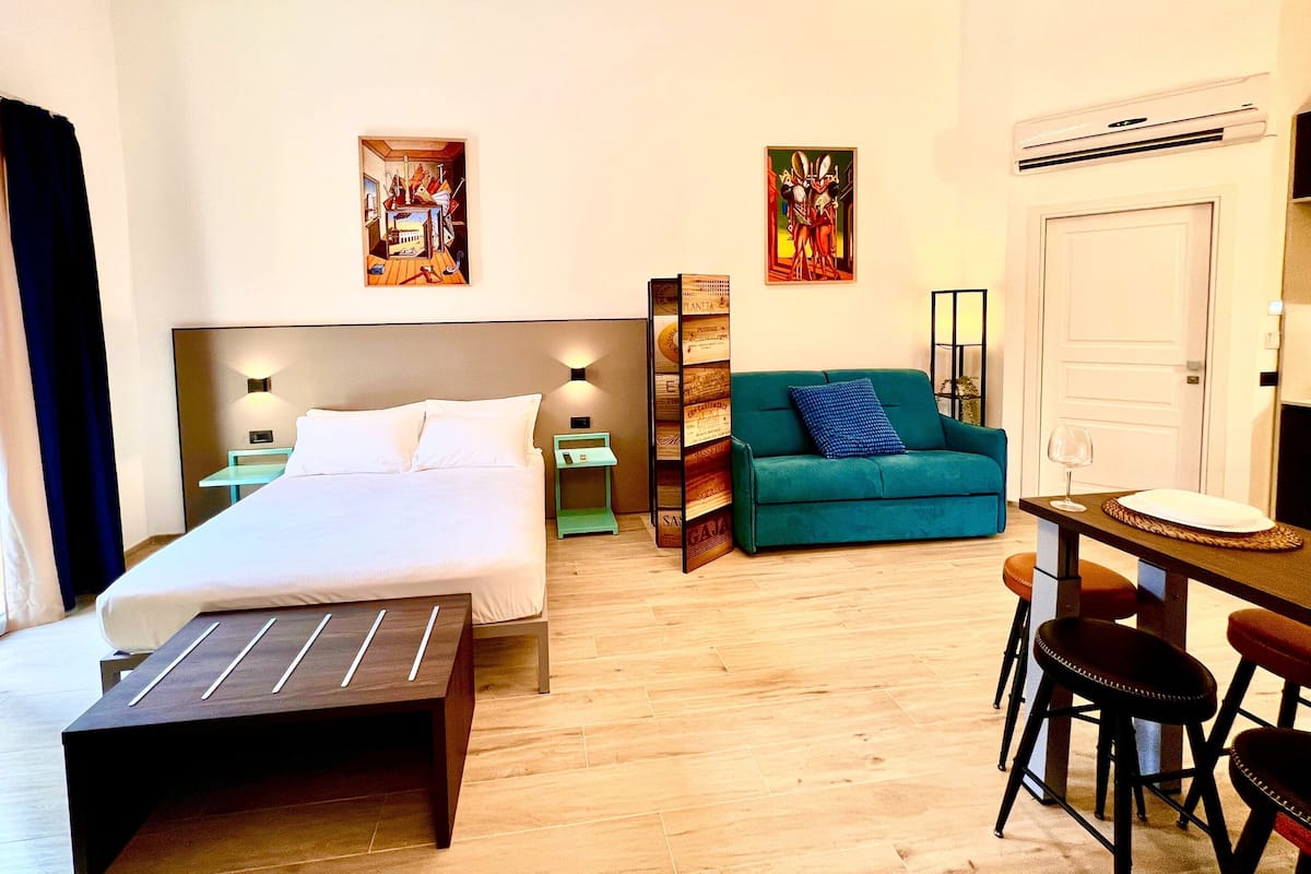 Suite Jacuzzi 2 | 1 bedroom, in-room safe, soundproofing, free WiFi