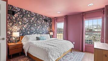 2 bedrooms, desk, iron/ironing board, free WiFi