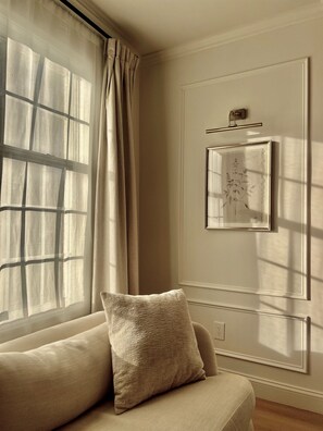 Een smart-tv en een kantoor