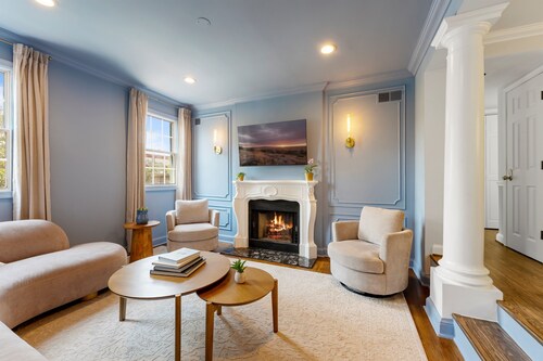 Capitol Hill Gem: Prime Locale