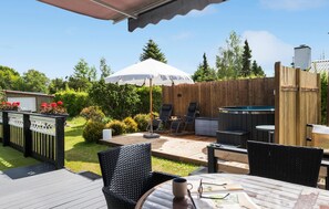 Outdoor dining - Stunning home in Storvorde with WiFi (Storvorde)