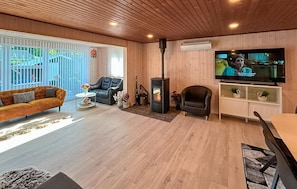 Fireplace - Stunning home in Storvorde with WiFi (Storvorde)