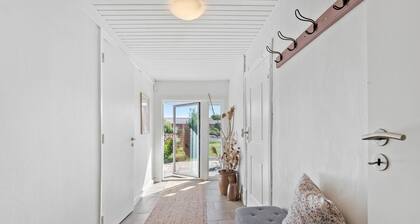 4 bedroom stunning home in Hemme
