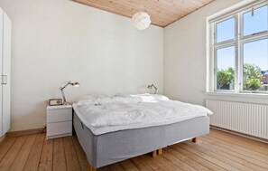 6 habitaciones, cuna de viaje y wifi gratis 