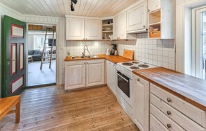 Réfrigérateur, four, plaque de cuisson, lave-vaisselle