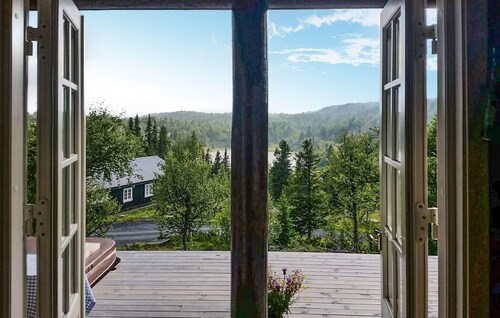 Stunning home in Etnedal with sauna